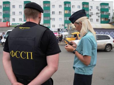 Судебные приставы. Открывать ли им дверь?