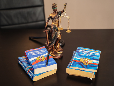 Приставы списали с карты пособие в счет долга. Что делать?